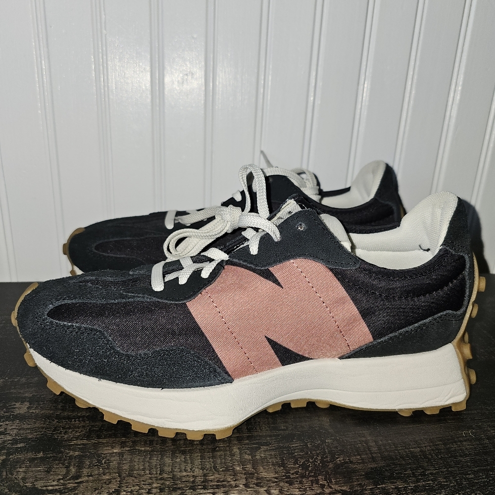 New Balance 327